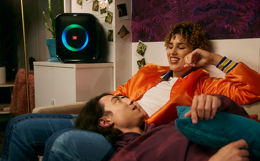 JBL Partybox Encore Essential 6 tunnin toistoaika - Image